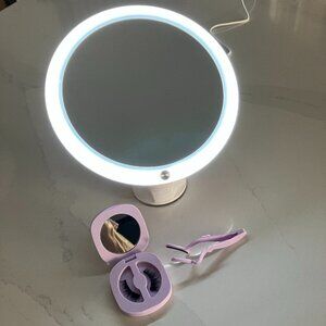Magnetic Lashes and Lighted Magnifying Mirror